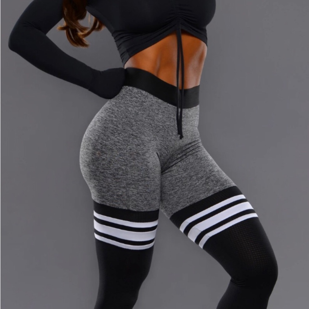 ✨ Bombshell Grey & Black Leggings